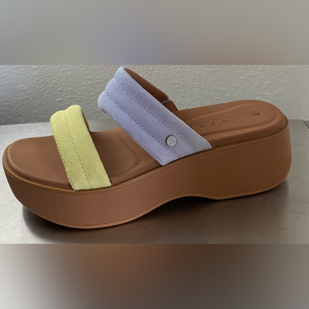 REEF ..Stylish Women's Platform Sandals in 
Lavender and yellow - Picture 8 of 16
